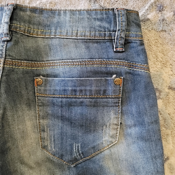 Jeans - Picture 9 of 11